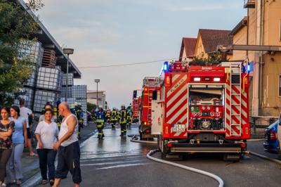 Marbach a.N.: Brand in der Marbacher Oelmuehle fuehrt zu Grosseinsatz der Feuerwehr